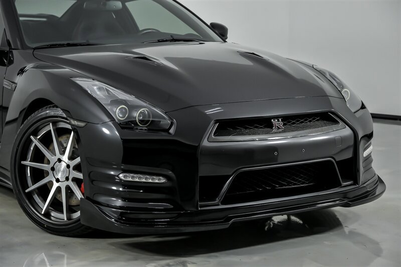 Used 2012 Nissan GT-R Black Edition AWD/4WD image 3