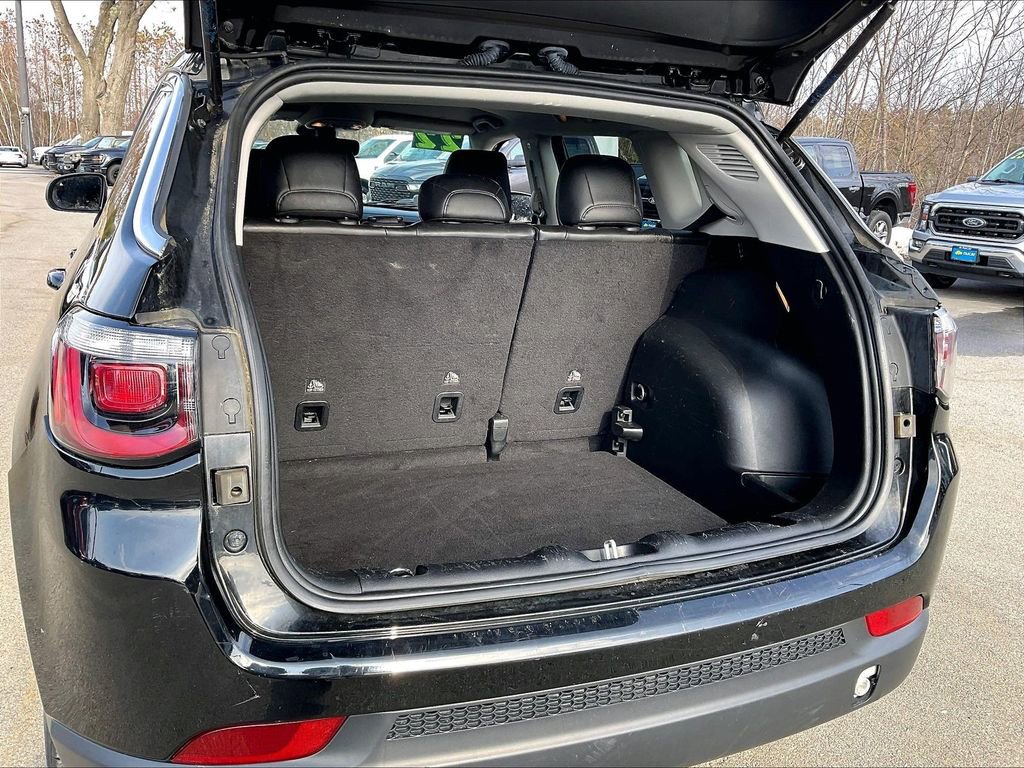 Used 2022 Jeep Compass Limited image 34