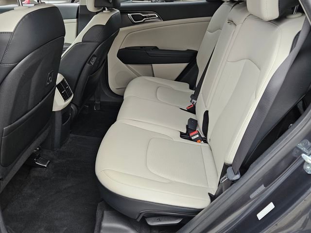 Used 2023 Kia Sportage EX image 13