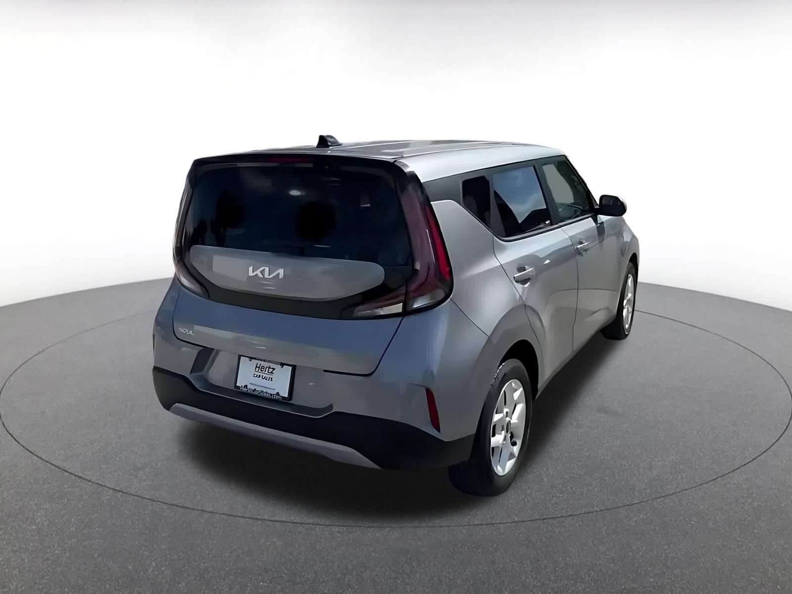 Used 2025 Kia Soul LX w/ LX Technology Package FWD image 13