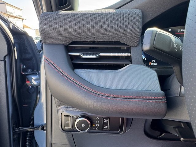 New 2026 Ford Explorer ST-Line w/ ST-Line Street Pack image 24