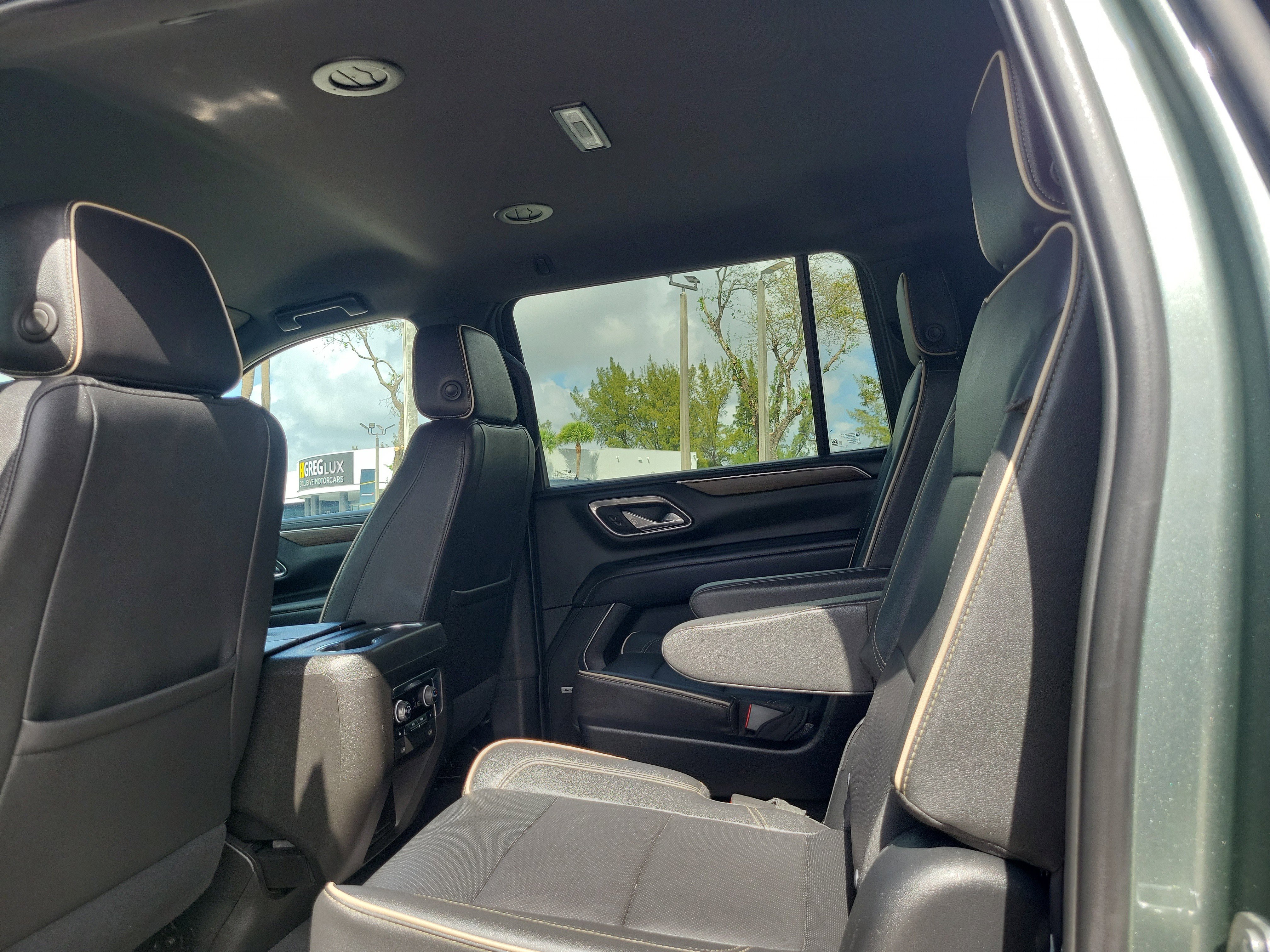 Used 2023 Chevrolet Suburban Premier image 14