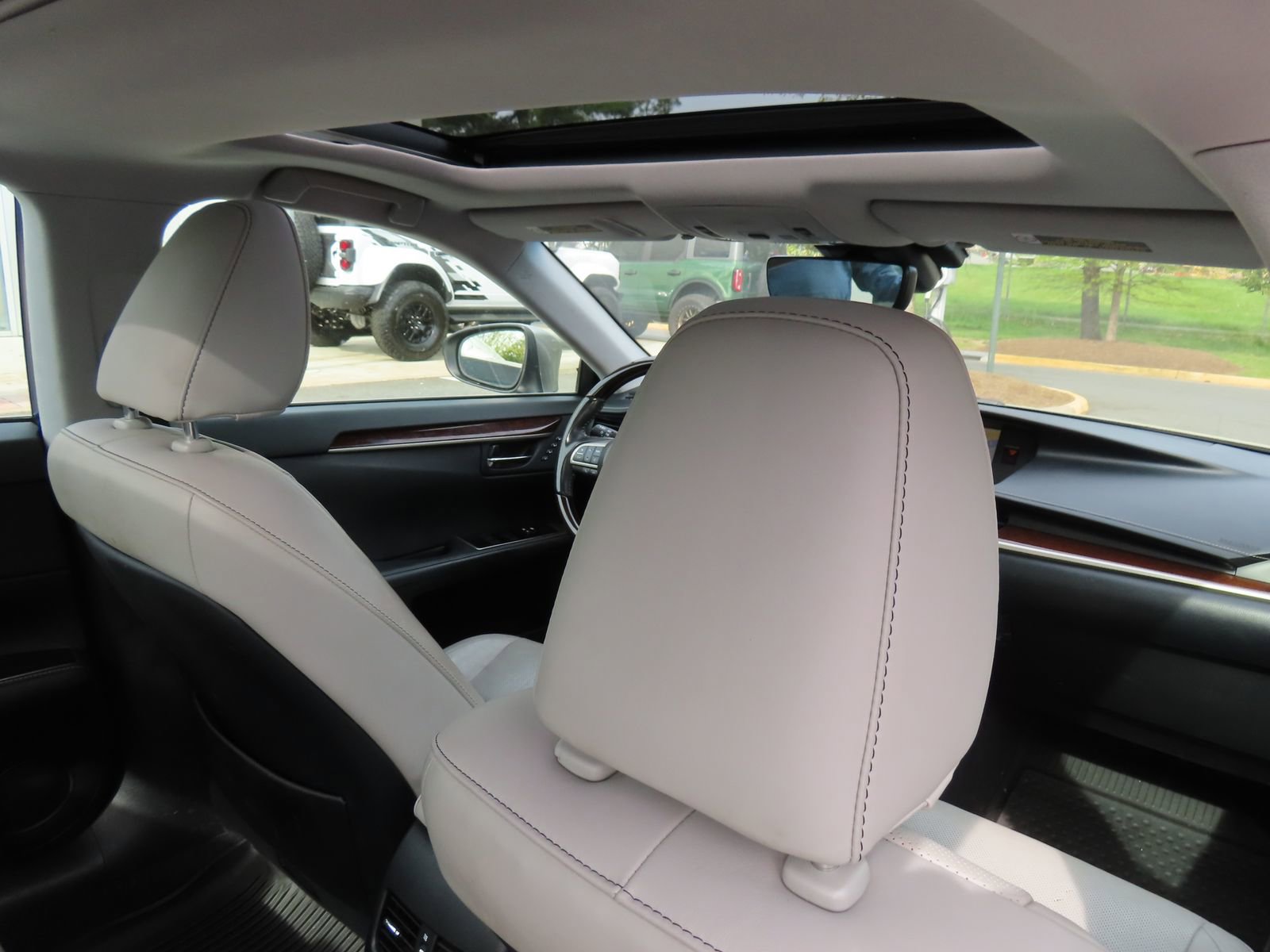 Used 2017 Lexus ES 350 w/ Luxury Package image 37