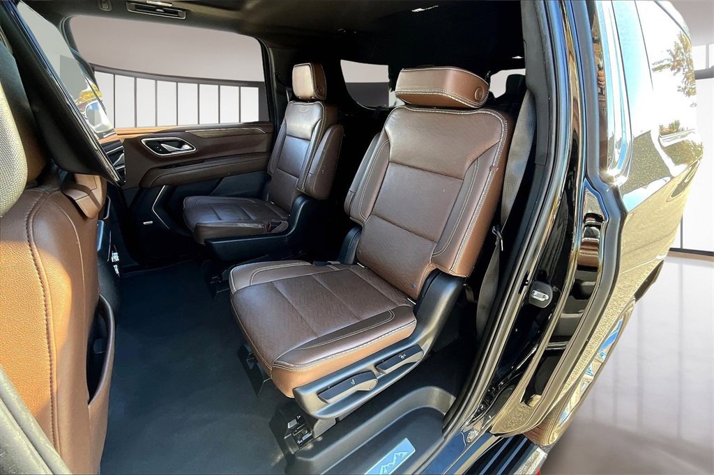 Used 2021 Chevrolet Suburban High Country image 28
