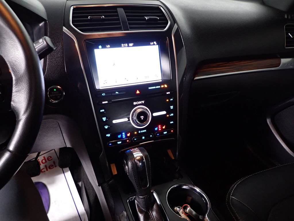 Used 2019 Ford Explorer Limited AWD/4WD image 28