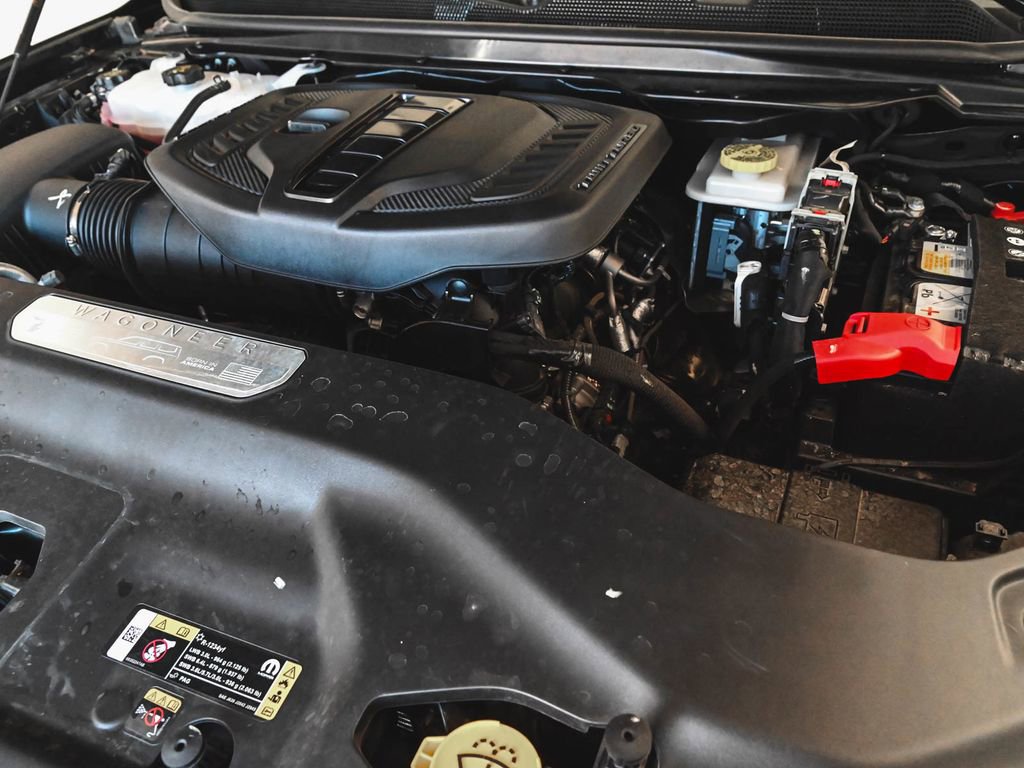 Used 2025 Jeep Wagoneer 4WD image 38