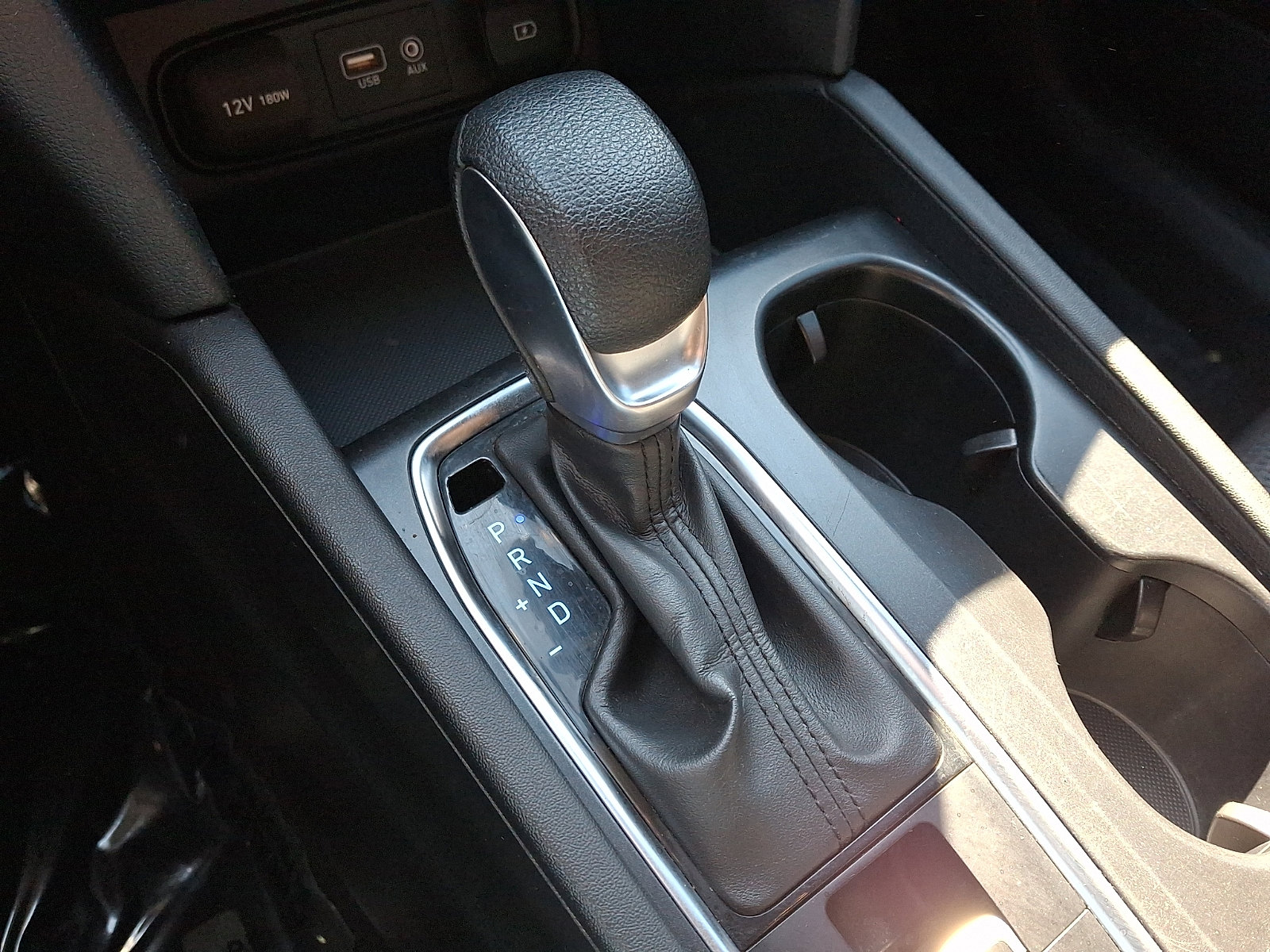 Used 2020 Hyundai Santa Fe SE image 14