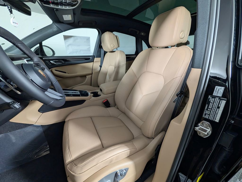 New 2026 Porsche Macan image 5
