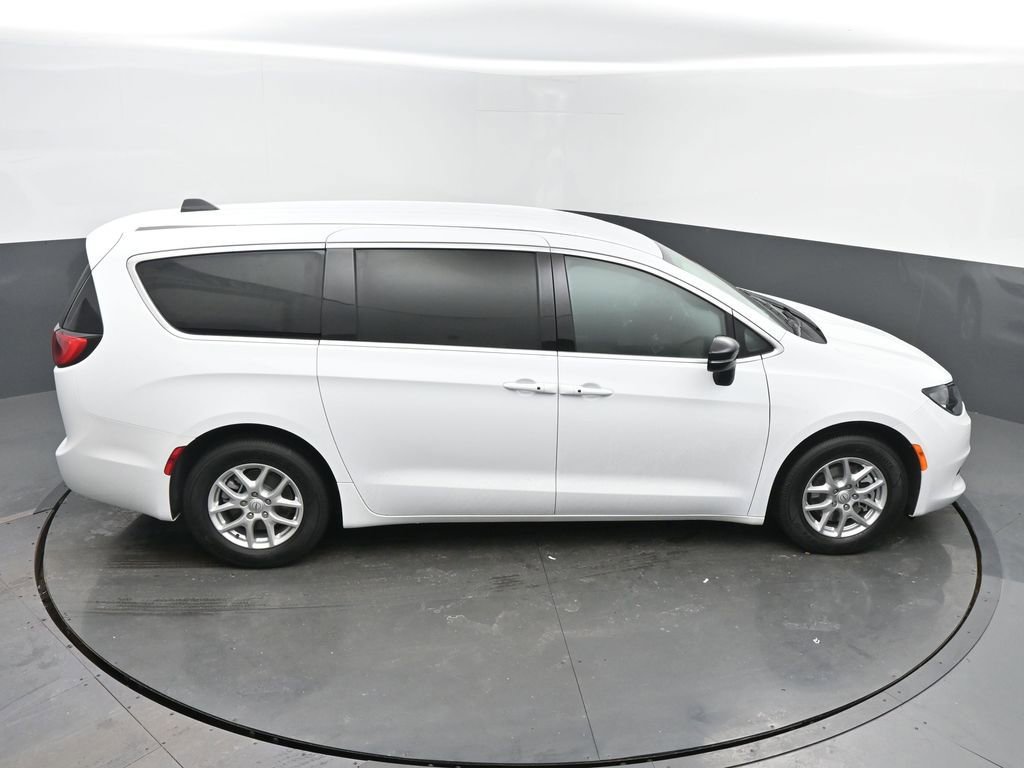 New 2026 Chrysler Voyager LX FWD image 43