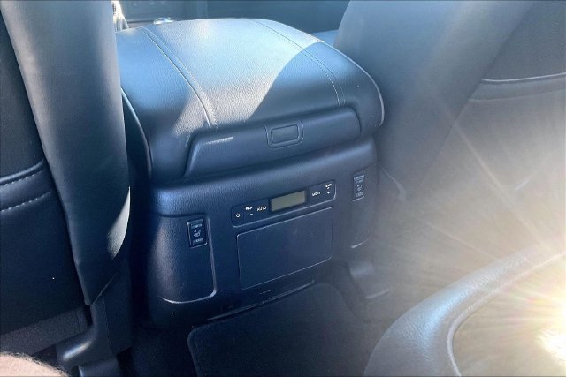 Used 2022 Nissan Armada Platinum w/ Captain's Chairs Package AWD/4WD image 10