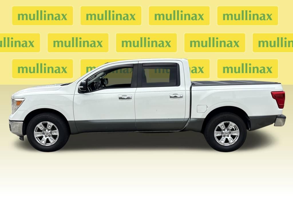 Used 2019 Nissan Titan SV image 10
