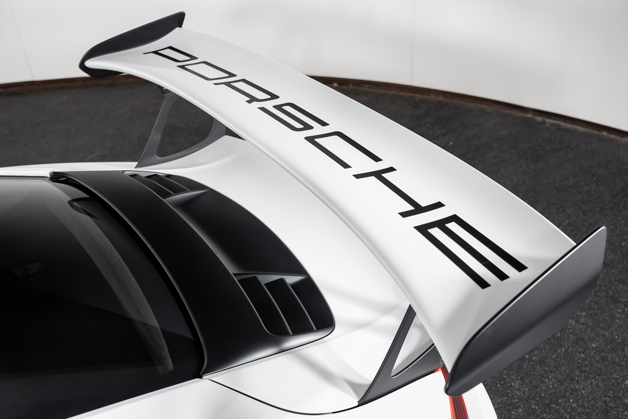 Used 2019 Porsche 911 GT3 RS RWD image 38