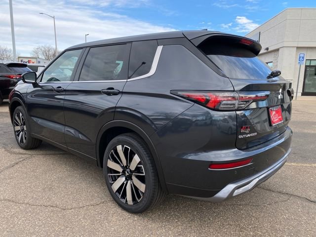 New 2026 Mitsubishi Outlander SE image 3