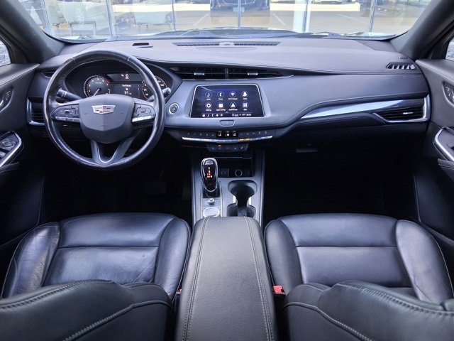 Used 2023 Cadillac XT4 Luxury w/ Cold Weather Package image 7