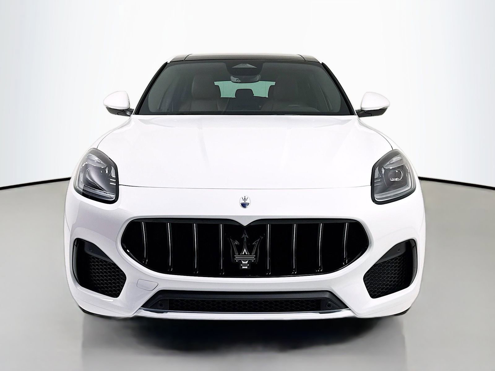 New 2025 Maserati Grecale GT image 3