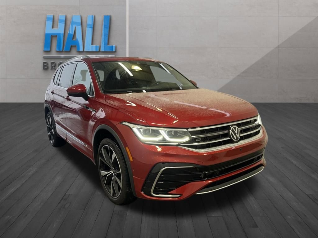 Certified 2024 Volkswagen Tiguan SEL R-Line image 8
