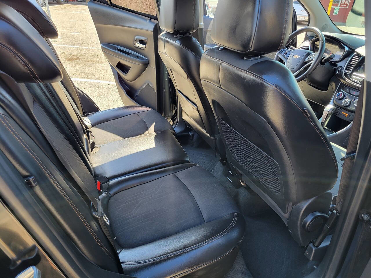 Used 2018 Chevrolet Trax LT w/ Redline Edition FWD image 19