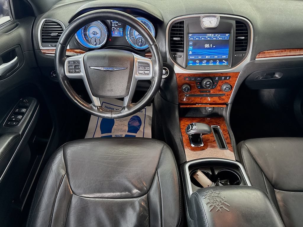 Used 2014 Chrysler 300 RWD image 25