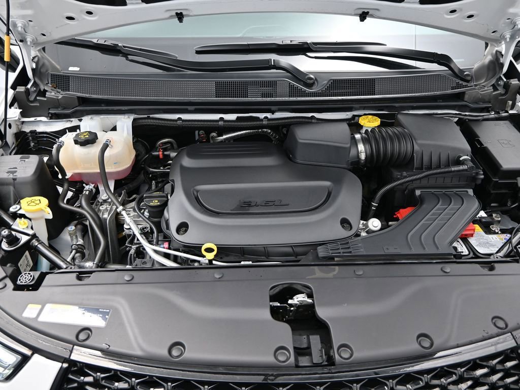 Used 2025 Chrysler Pacifica Limited image 22