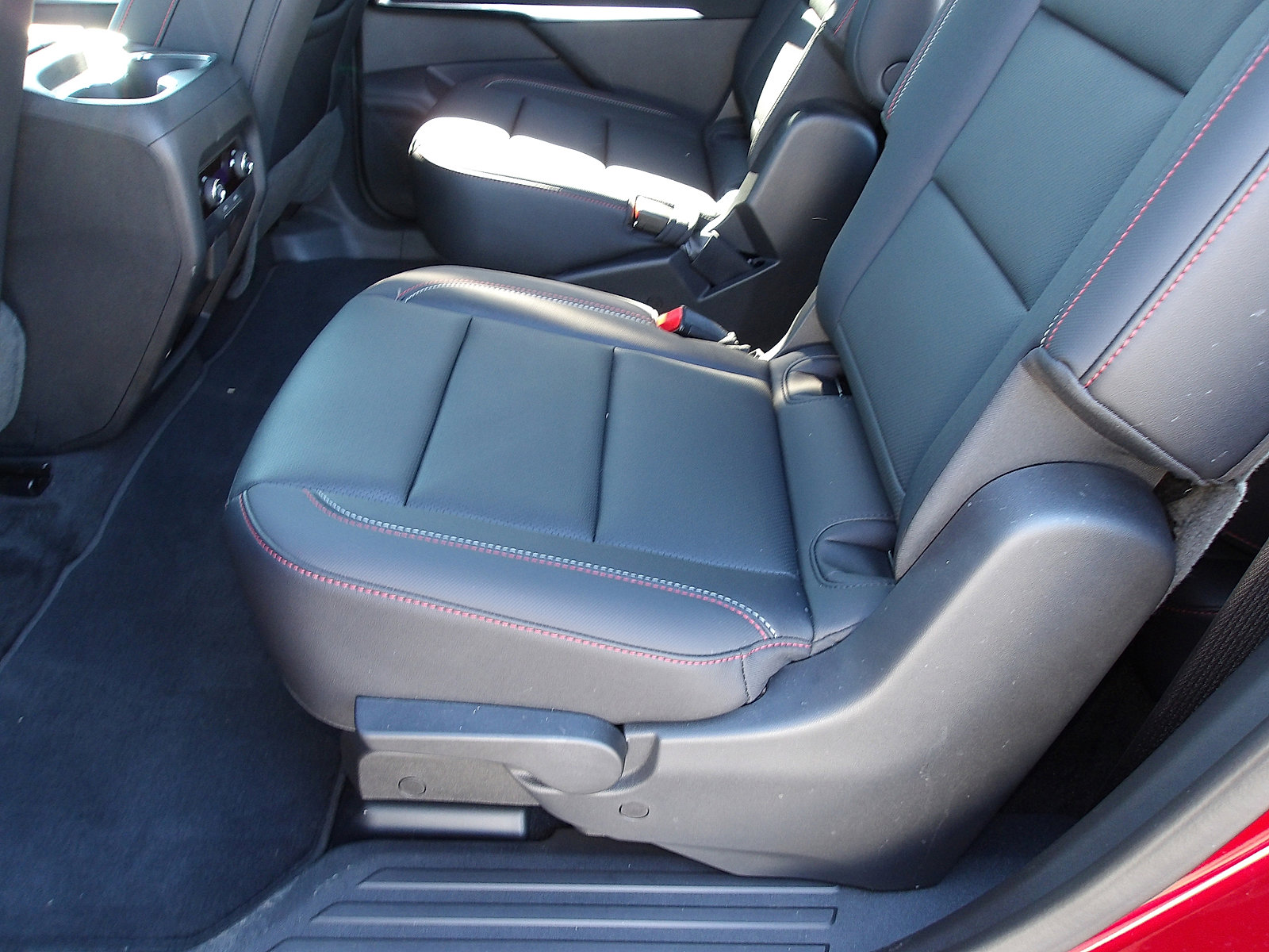 Certified 2025 Chevrolet Traverse Z71 w/ Driver Confidence Package AWD/4WD image 14