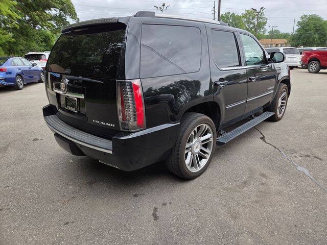 Used 2013 Cadillac Escalade Premium AWD/4WD image 6