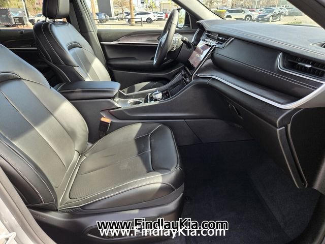 Used 2025 Jeep Grand Cherokee Limited w/ Luxury Tech Group II image 19