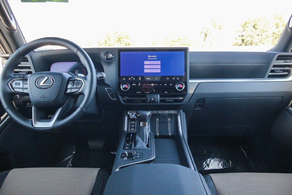 Certified 2026 Lexus GX 550 AWD/4WD image 13