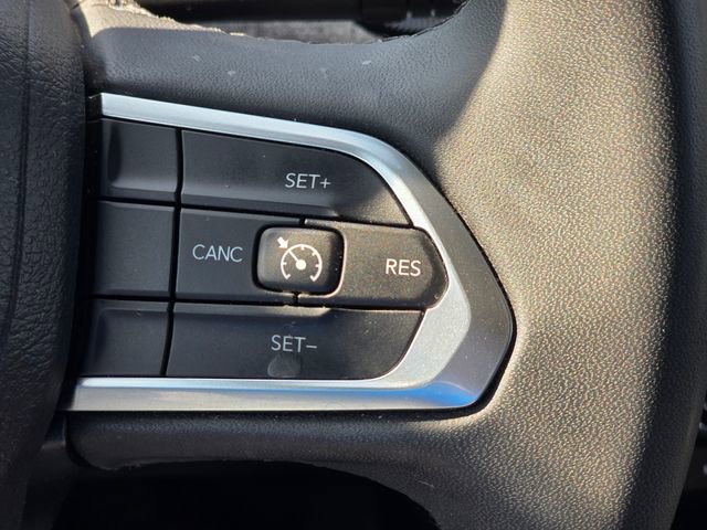 Used 2024 Jeep Compass Latitude image 9