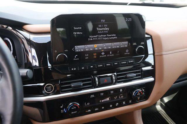 Used 2024 Nissan Pathfinder Platinum AWD/4WD image 18