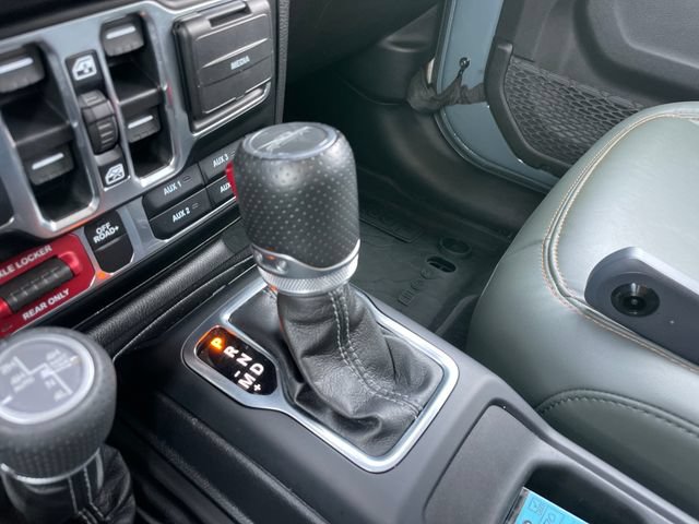 Used 2025 Jeep Gladiator Mojave AWD/4WD image 17