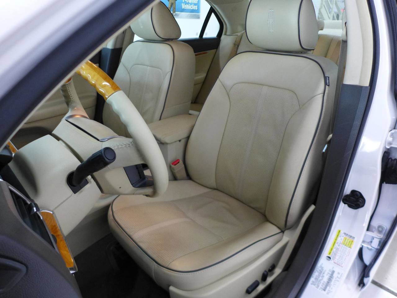 Used 2011 Lincoln MKZ FWD image 37