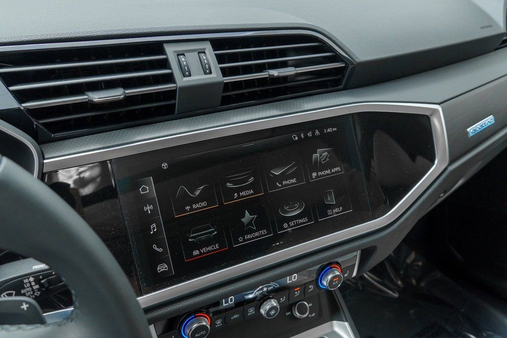 Used 2024 Audi Q3 2.0T Premium Plus w/ Premium Plus Package image 14