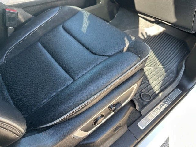 Used 2022 RAM 1500 Laramie image 12
