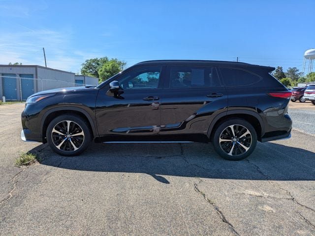 Used 2022 Toyota Highlander XSE FWD image 7