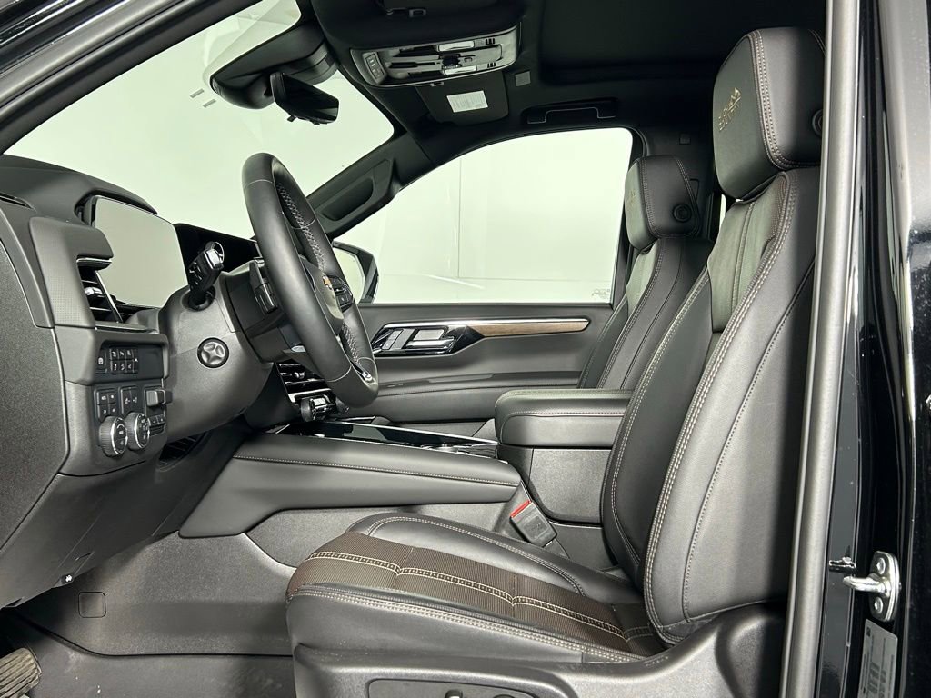 Used 2025 Chevrolet Tahoe High Country image 33