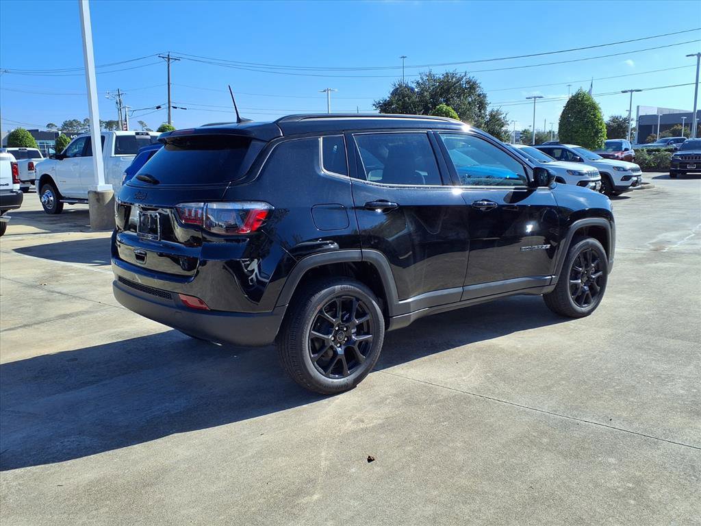 New 2026 Jeep Compass Altitude image 4