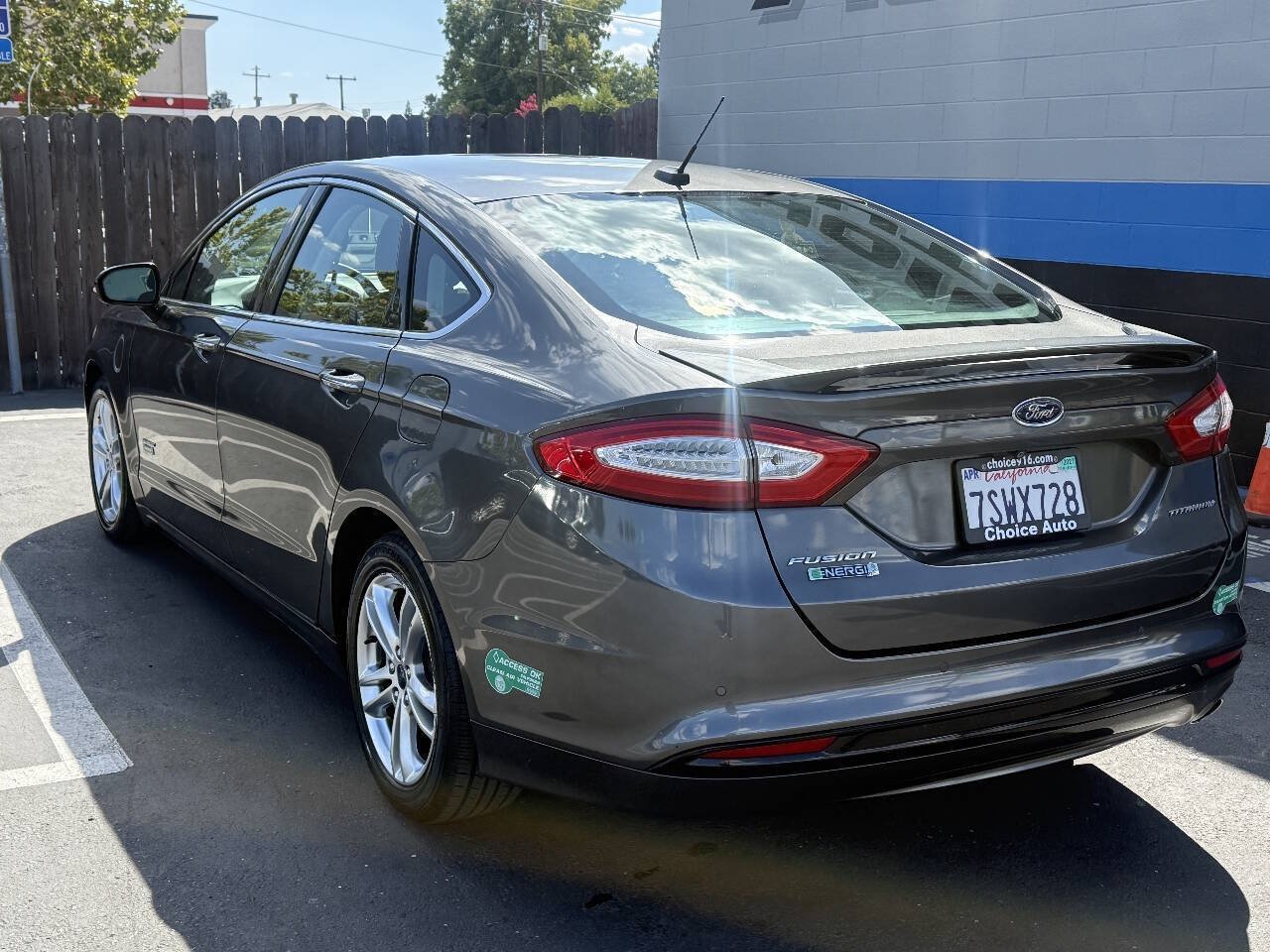 Used 2016 Ford Fusion Energi Titanium w/ Driver Assist Package FWD image 7