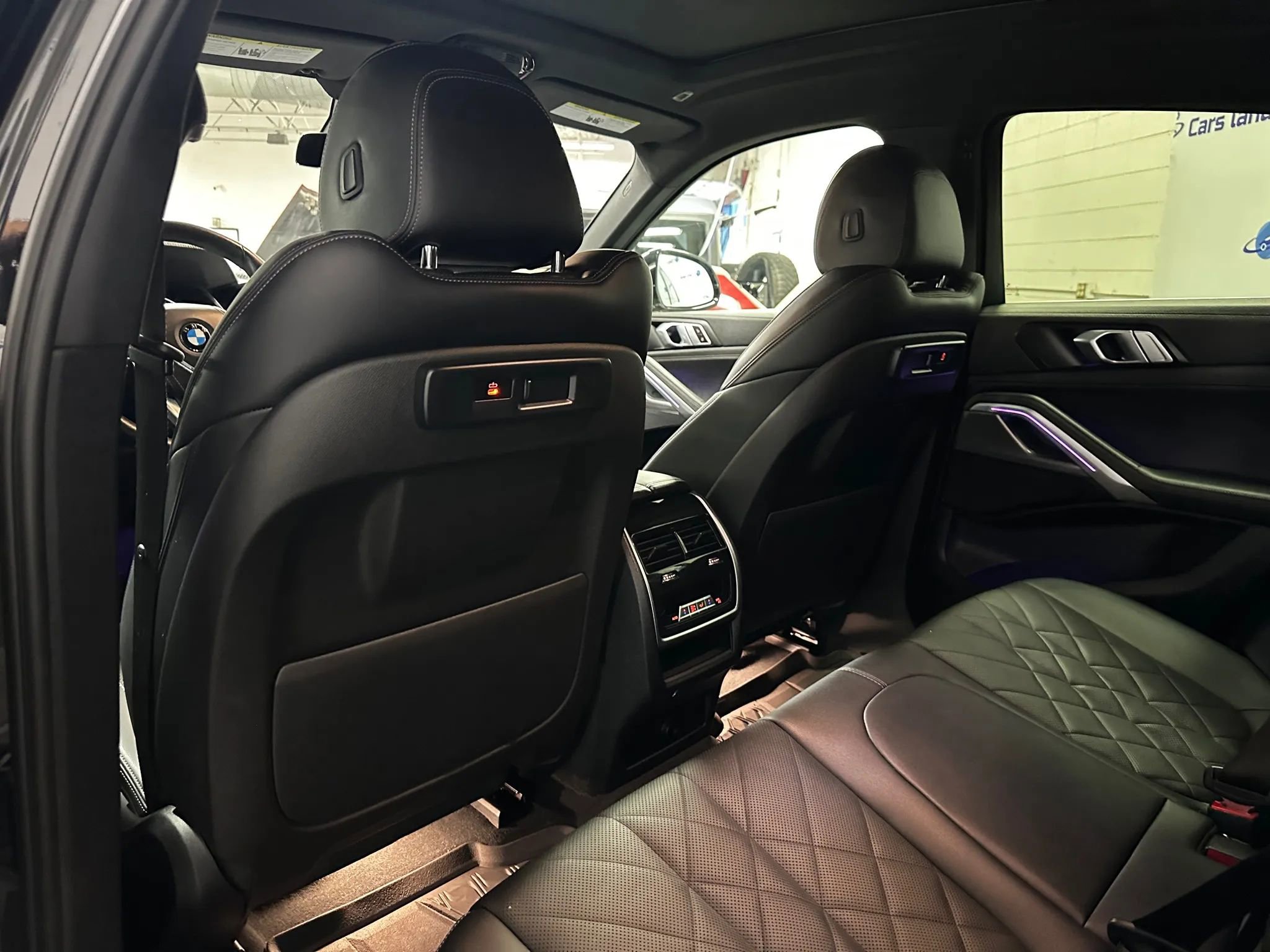 Used 2023 BMW X6 xDrive40i w/ Premium Package image 14