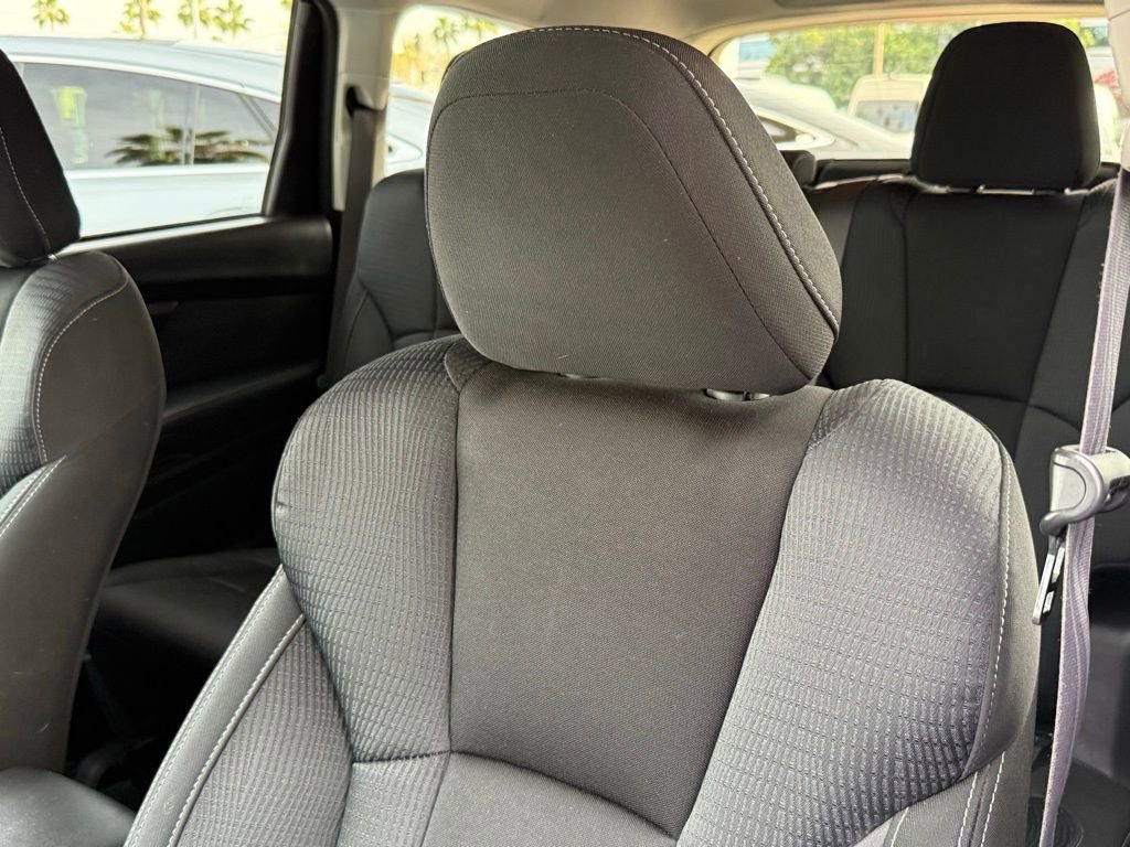 Used 2022 Subaru Ascent Premium image 2