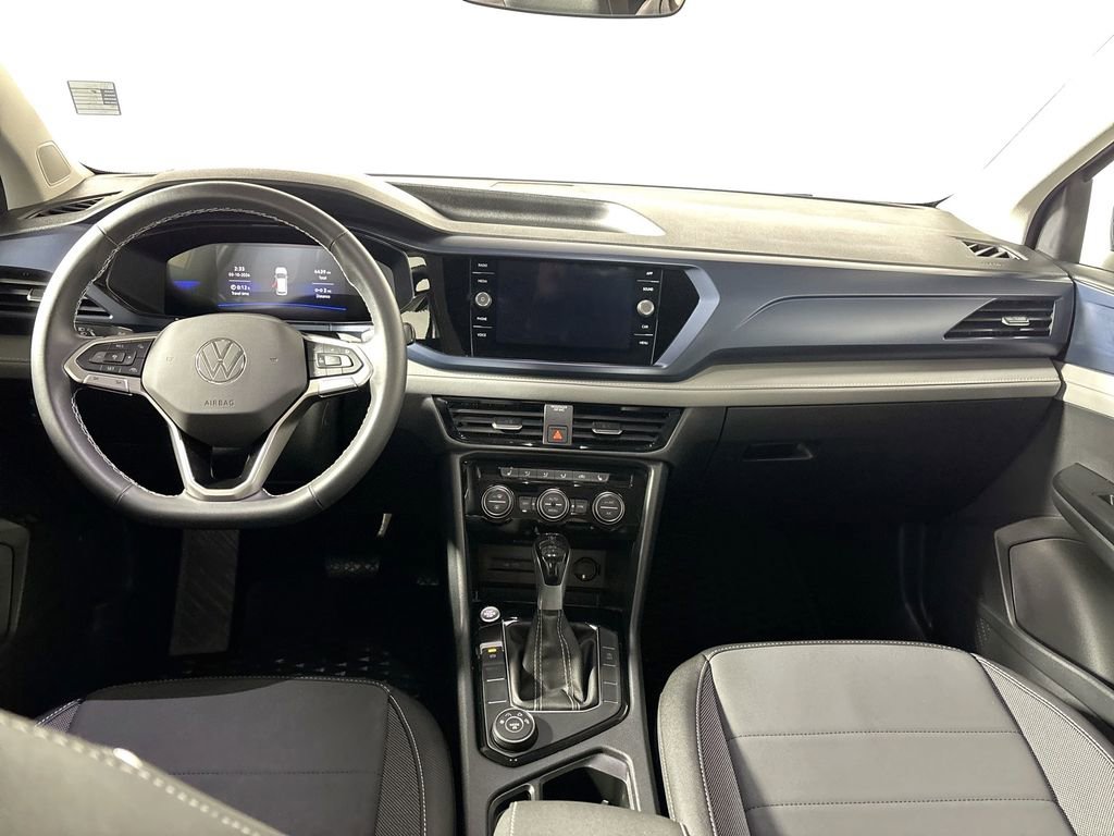 Certified 2024 Volkswagen Taos SE w/ Panoramic Sunroof Package image 12