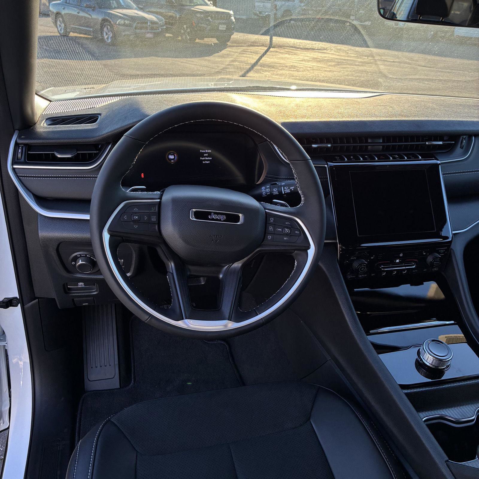 New 2025 Jeep Grand Cherokee L Altitude image 12