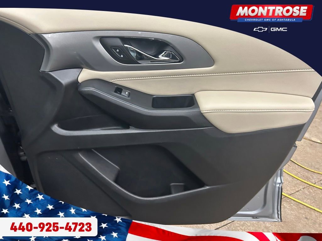 Used 2023 Chevrolet Traverse LS image 30