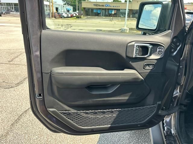 New 2025 Jeep Wrangler Unlimited Rubicon 392 image 10