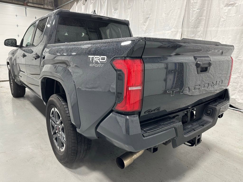 Used 2025 Toyota Tacoma TRD Sport AWD/4WD image 5