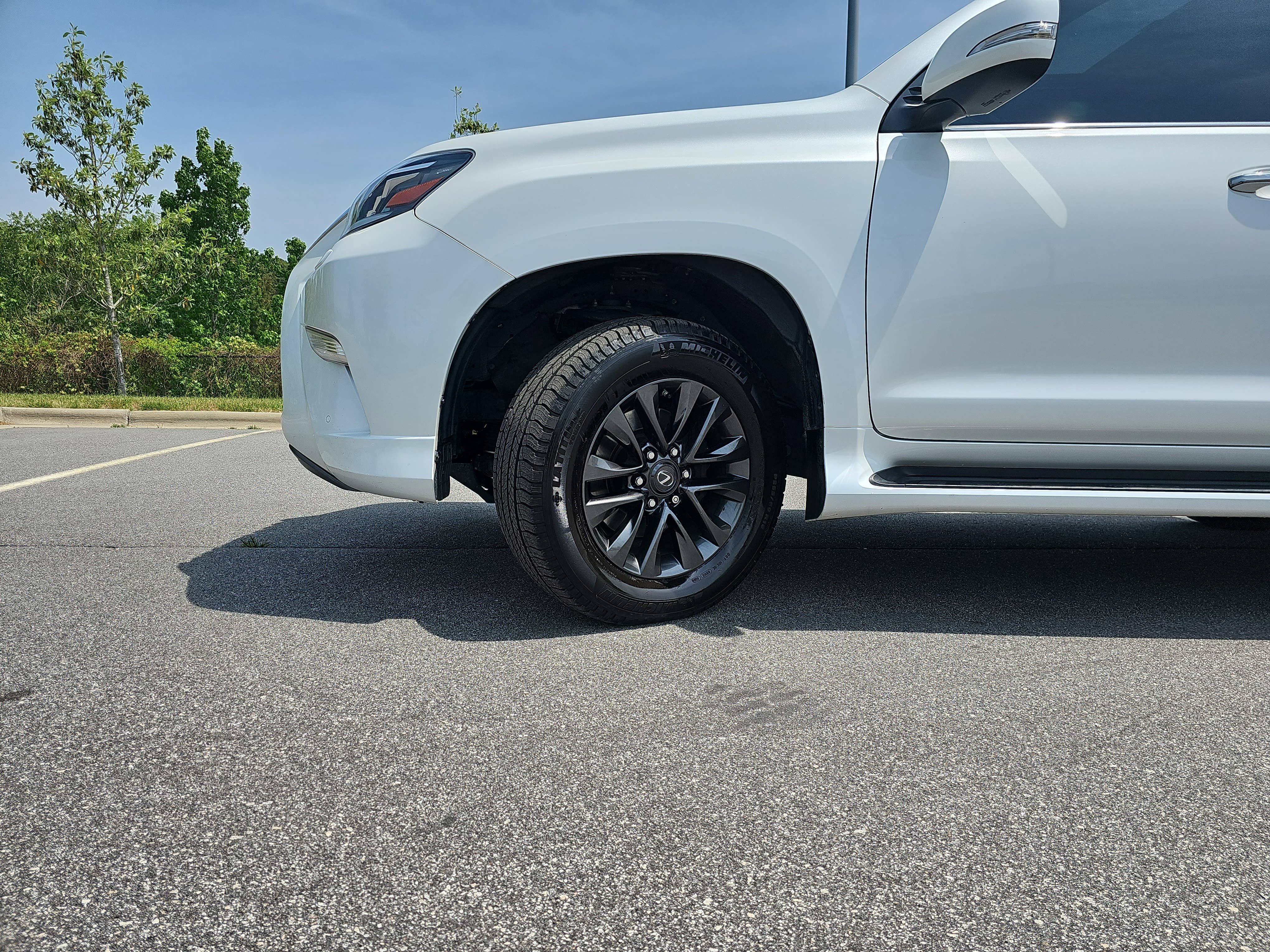Used 2020 Lexus GX 460 Premium w/ Premium Package AWD/4WD image 31