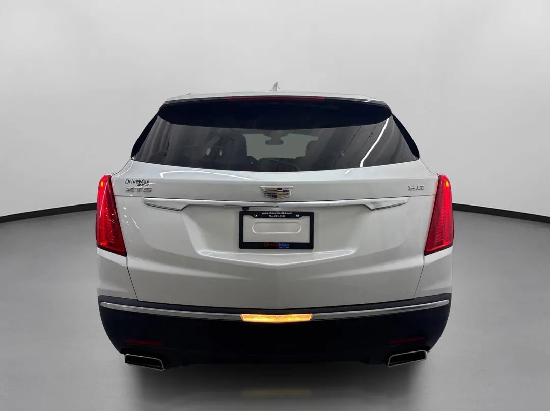 Used 2017 Cadillac XT5 Premium Luxury FWD image 8