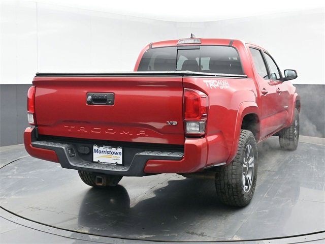 Used 2017 Toyota Tacoma TRD Sport w/ Tow Package (A/T) image 15