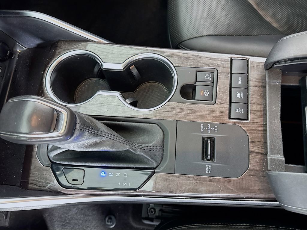 Used 2021 Toyota Highlander Platinum image 18