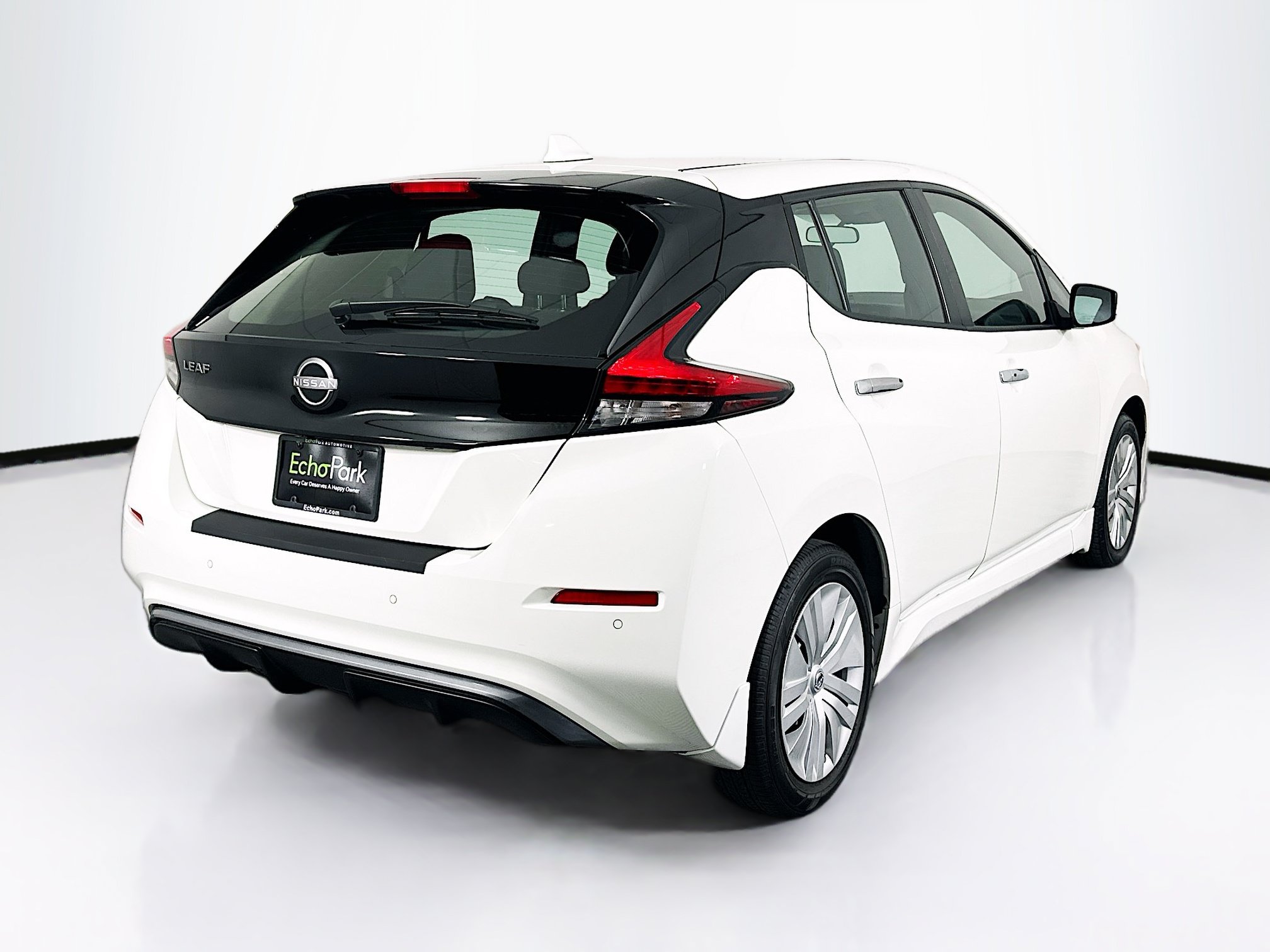 Used 2025 Nissan Leaf S FWD image 9