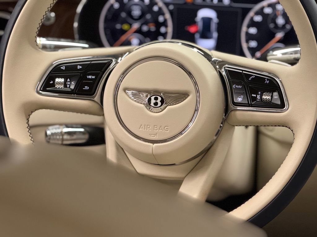 Used 2022 Bentley Flying Spur Plug-In Hybrid image 57